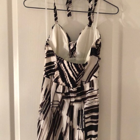 Knee Length Dress - Picture 3 of 3